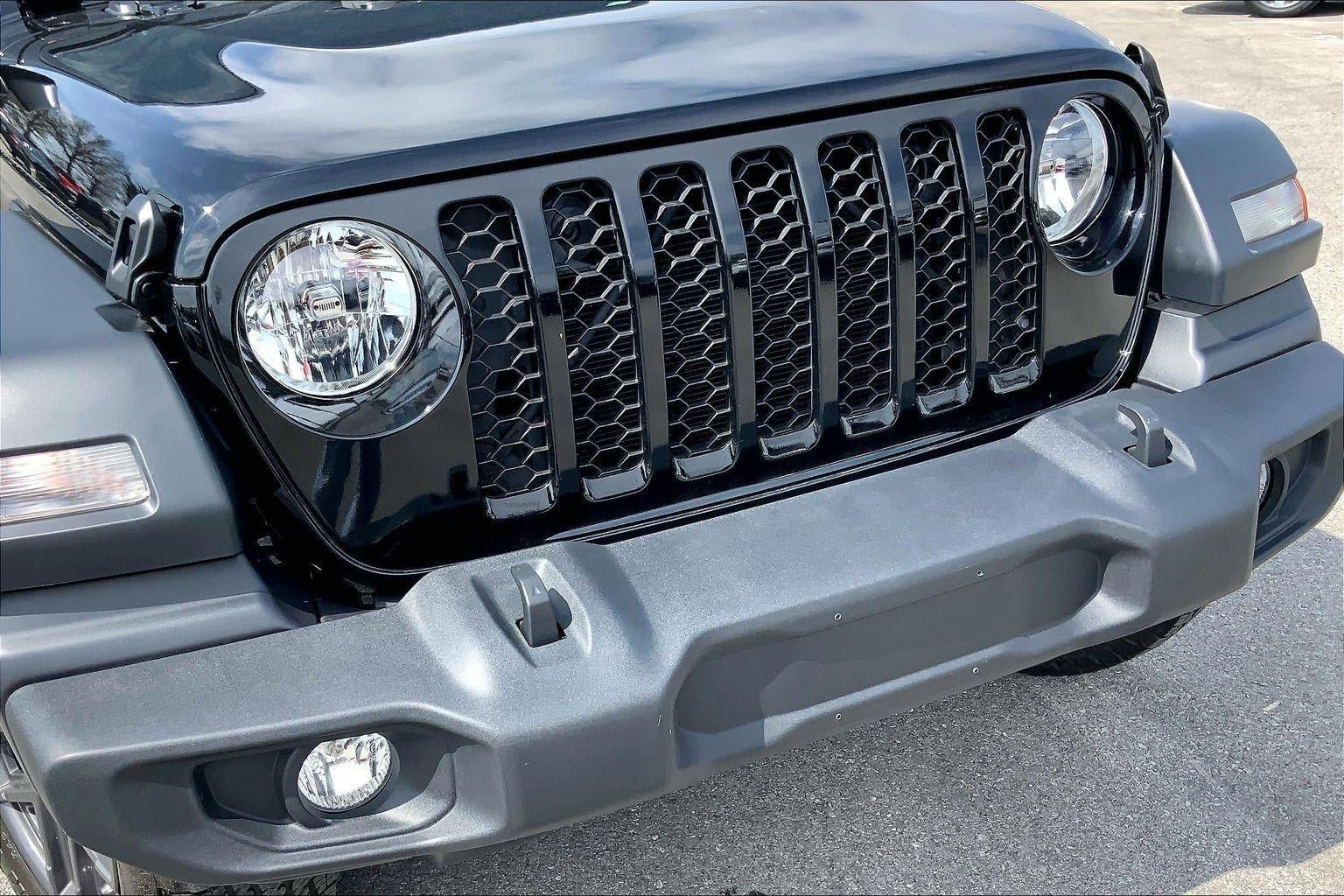 Used 2024 Jeep Wrangler Sport AWD/4WD image 27