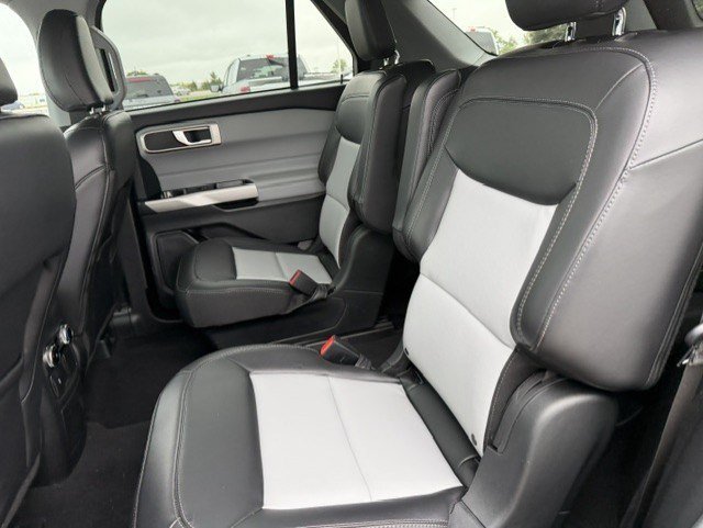Certified 2023 Ford Explorer XLT w/ Equipment Group 202A AWD/4WD image 25