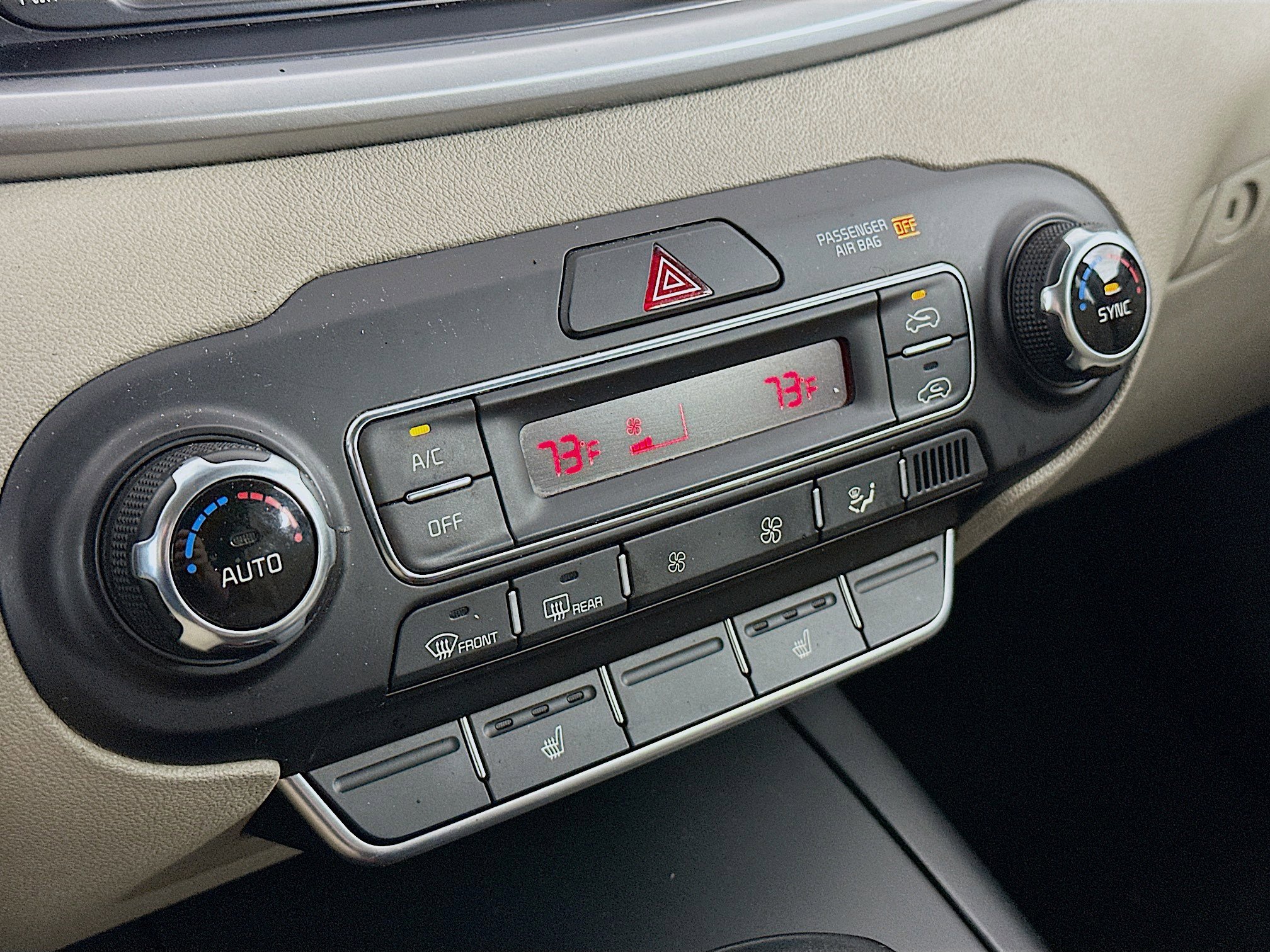 Used 2020 Kia Sorento LX w/ LX I4 Convenience Package FWD image 23