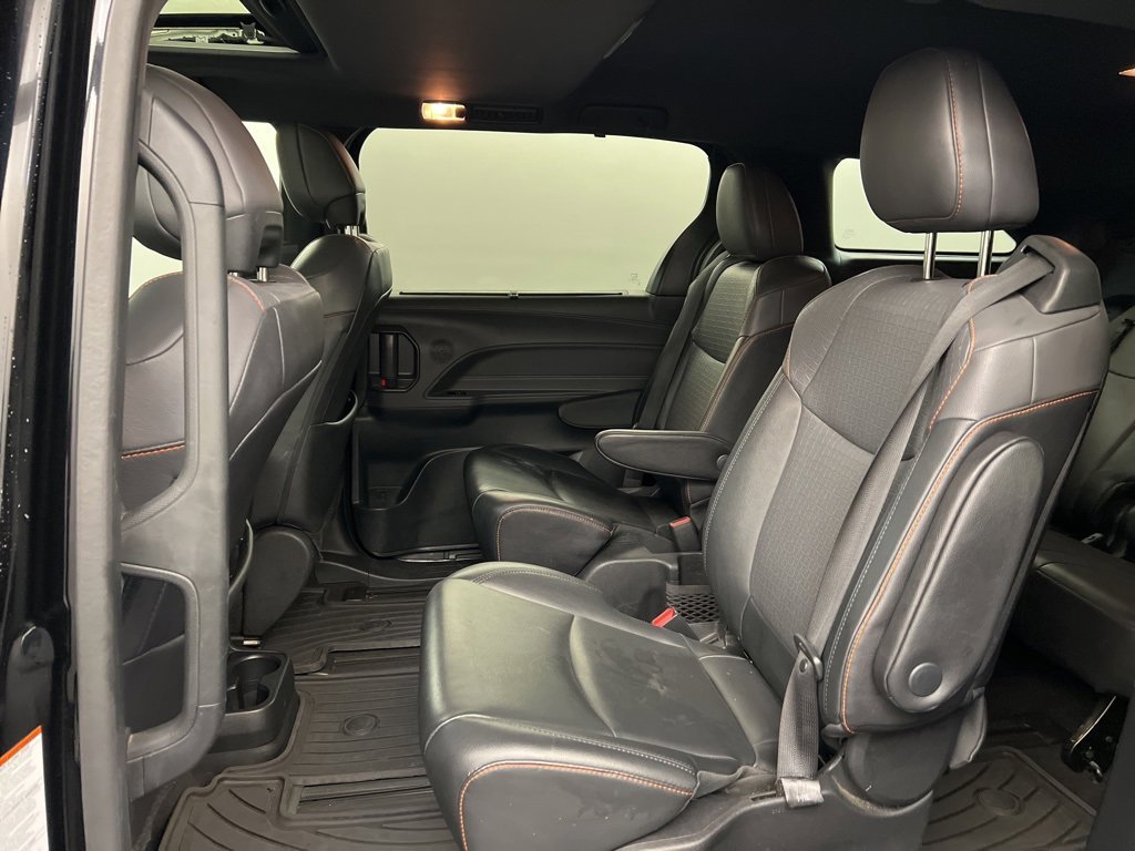 Used 2022 Toyota Sienna XSE image 25