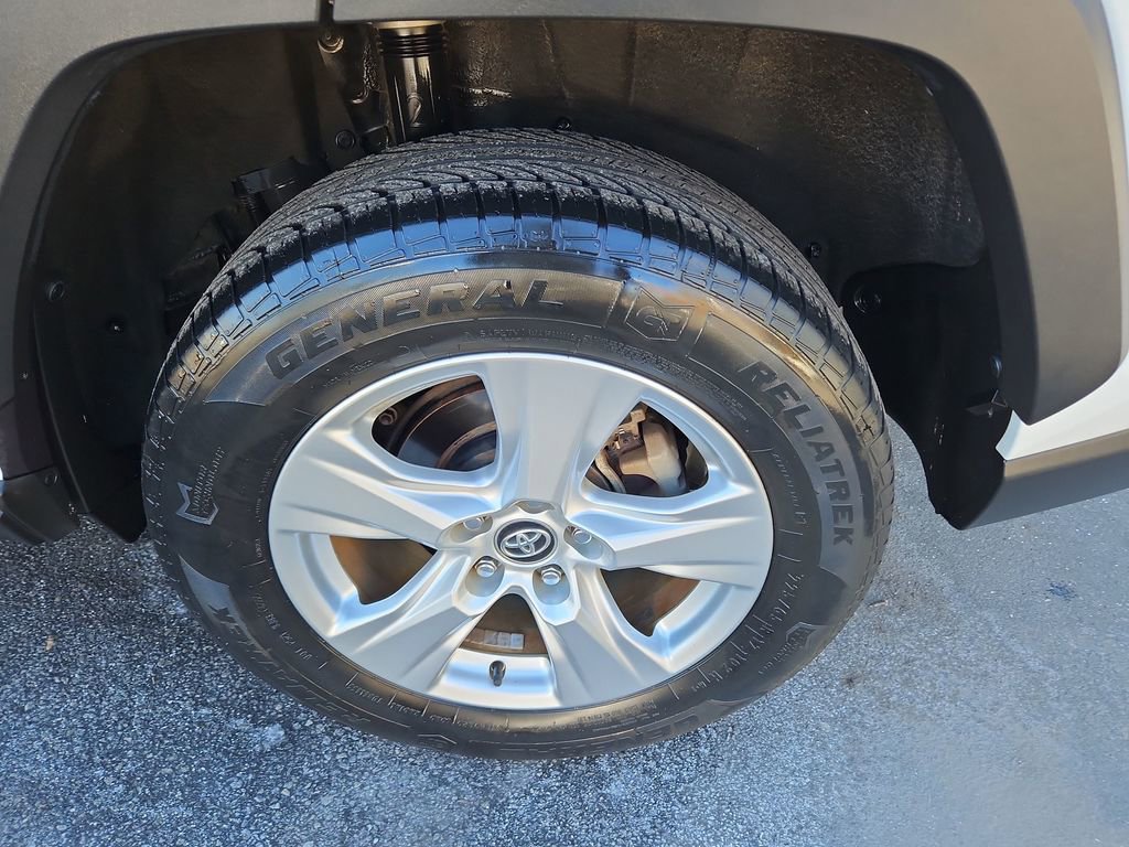 Used 2020 Toyota RAV4 XLE image 30