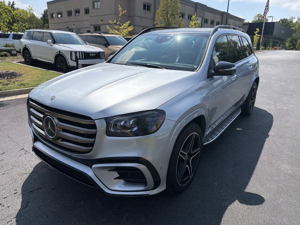 Used 2025 Mercedes-Benz GLS 450 4MATIC image 40