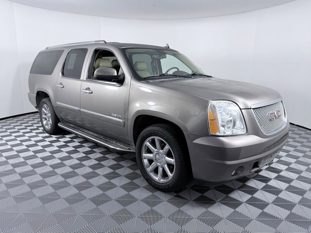 Used 2013 GMC Yukon XL Denali image 2