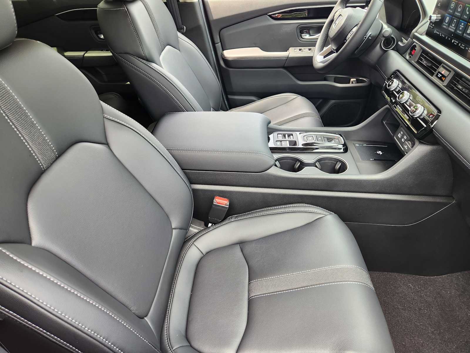 New 2025 Honda Pilot Touring image 11