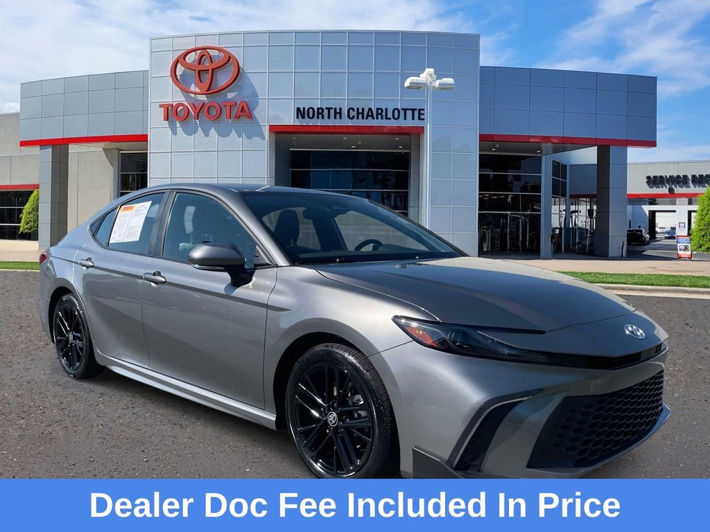 Used 2025 Toyota Camry SE w/ Convenience Package FWD image 1