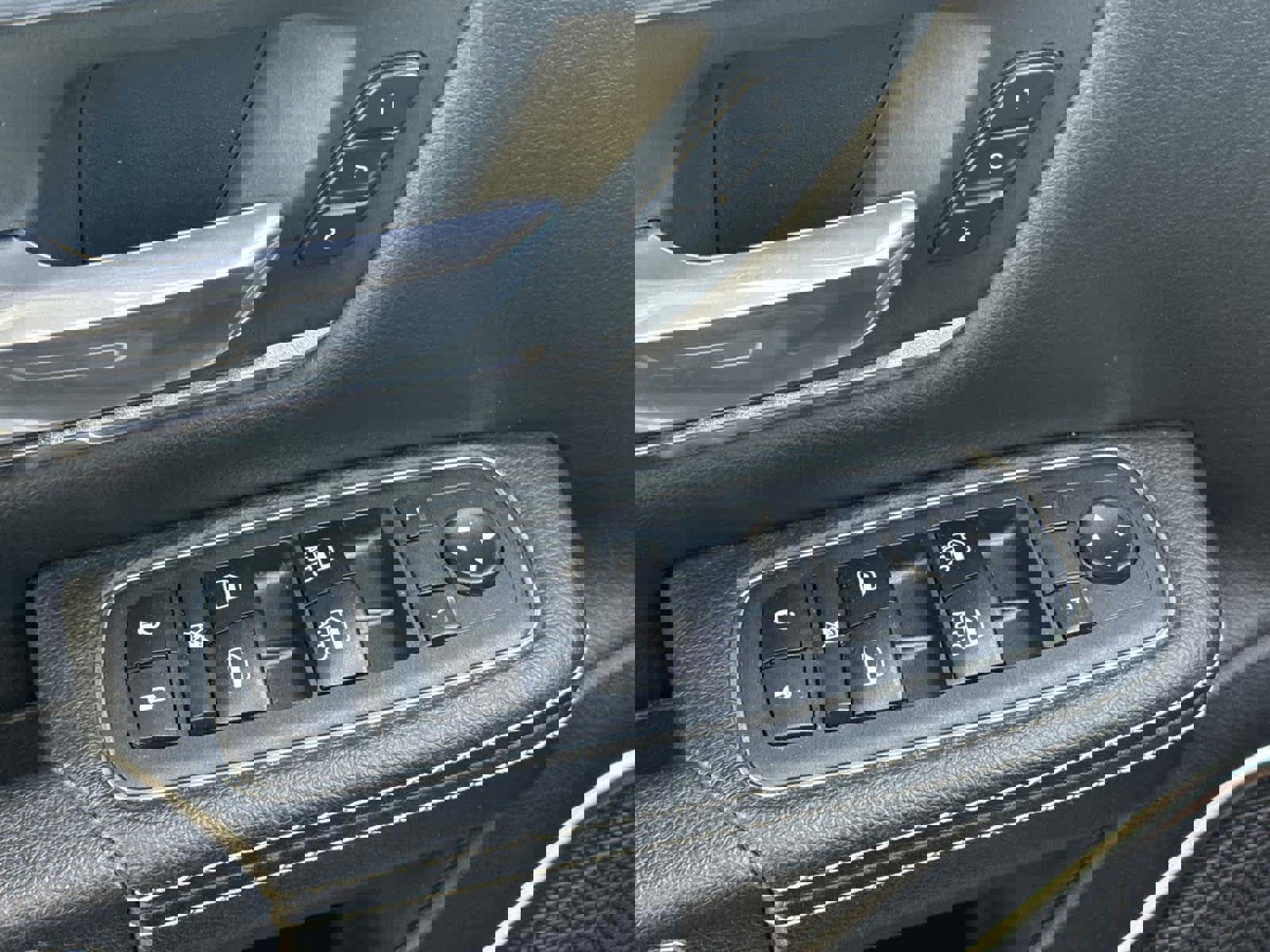 Used 2019 RAM 1500 Laramie w/ Trailer Tow Group image 23