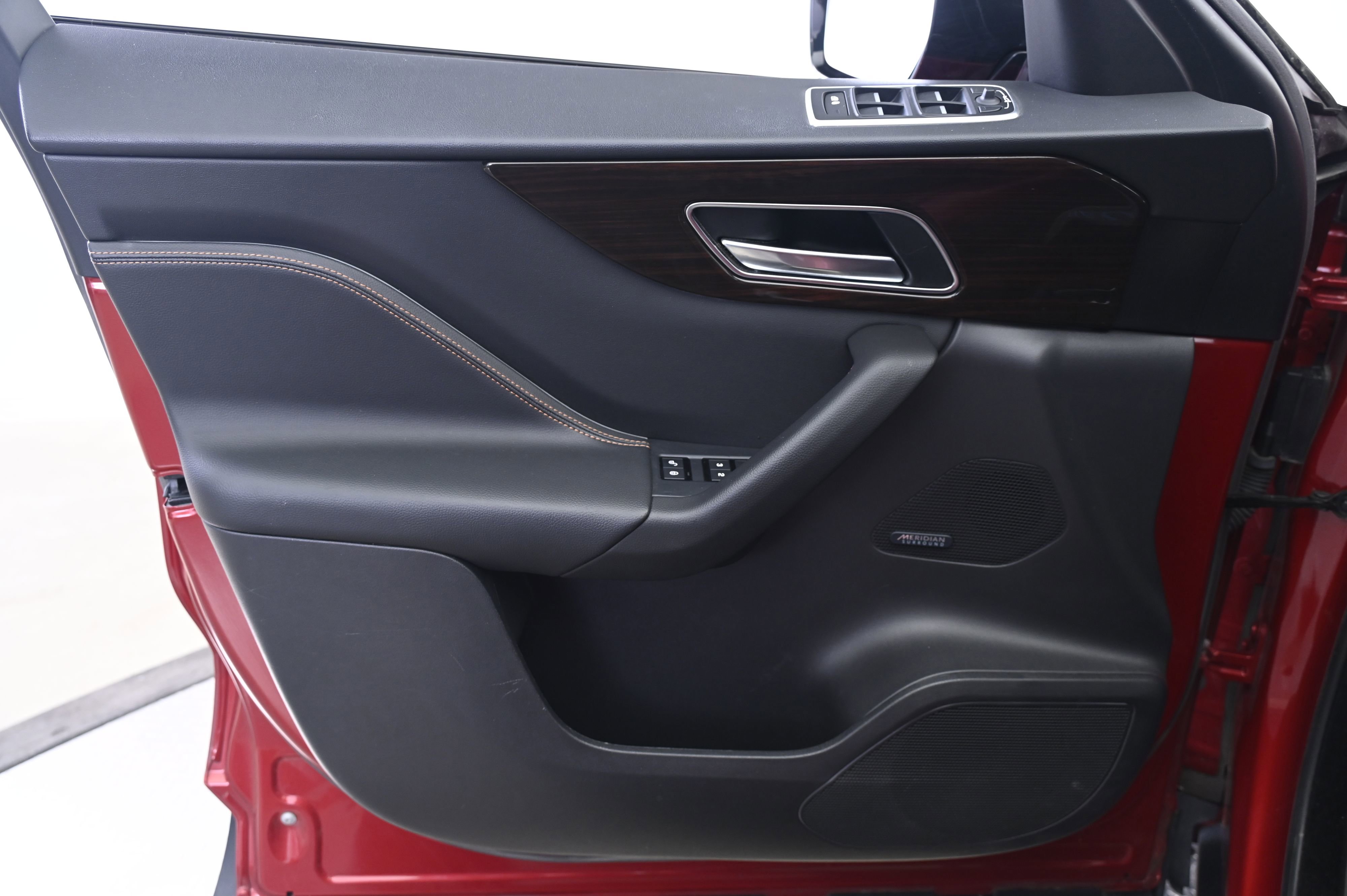 Used 2020 Jaguar F-PACE Prestige image 26