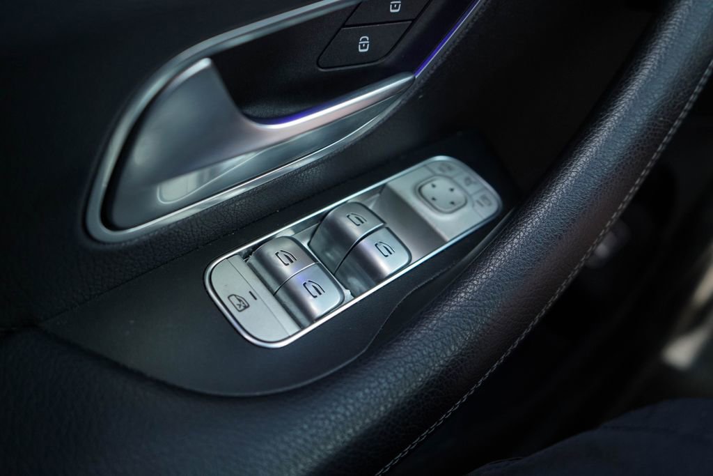 Used 2020 Mercedes-Benz GLE 350 w/ Premium Package image 25