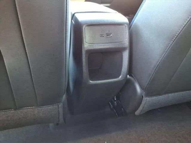 Used 2025 Buick Envista Sport Touring w/ Experience Buick Package FWD image 17
