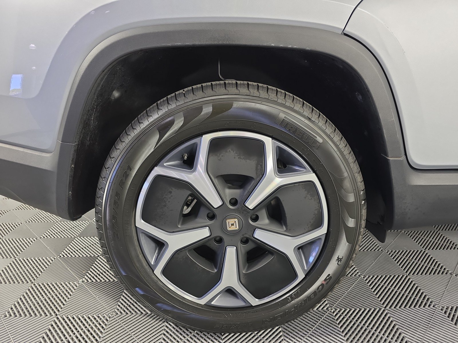 Used 2024 Rivian R1T Adventure AWD/4WD image 12