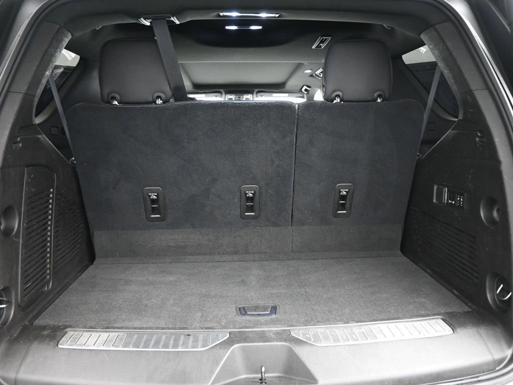 Used 2021 Chevrolet Tahoe Premier w/ Premium Package RWD image 26