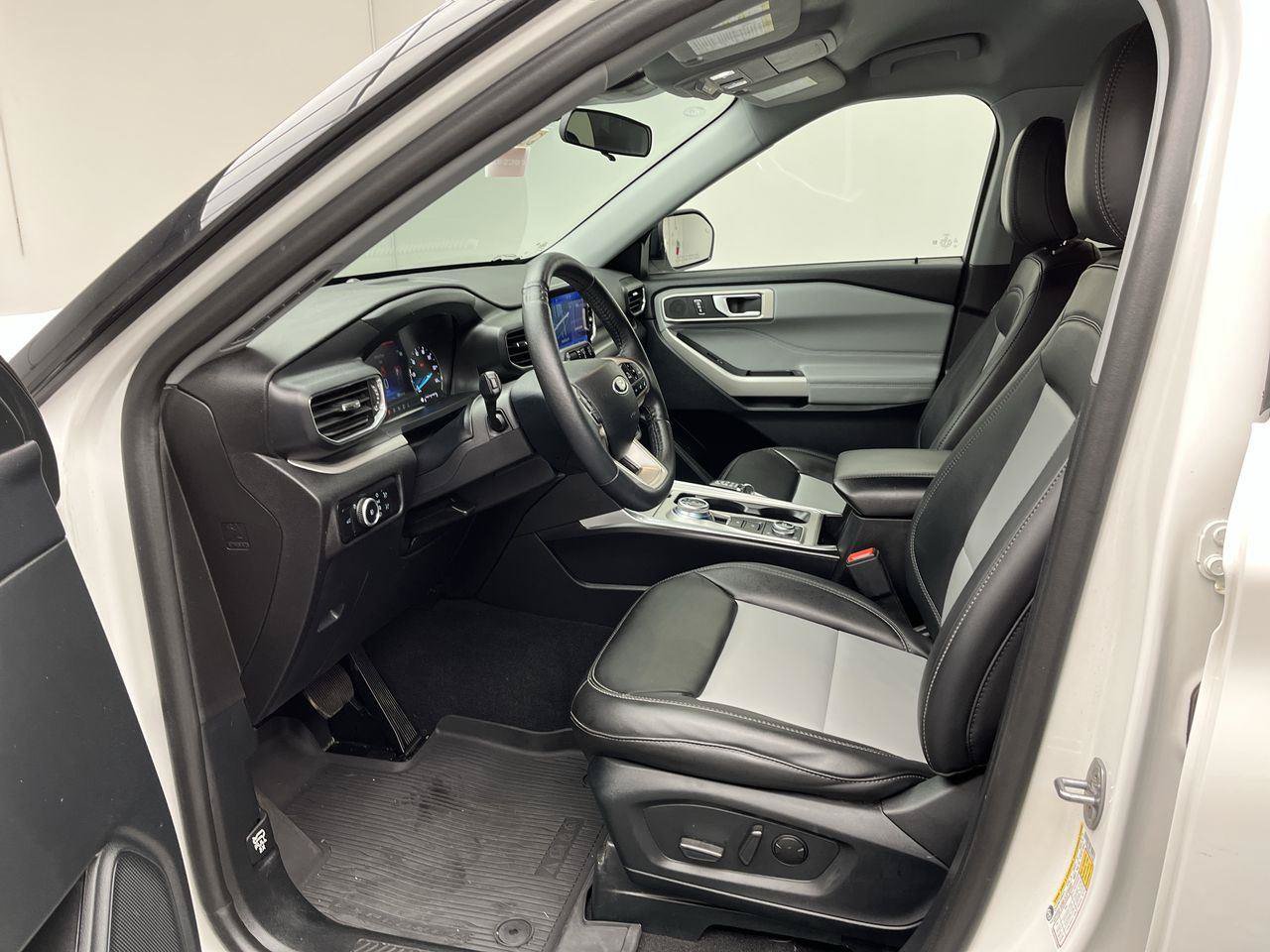 Certified 2023 Ford Explorer XLT w/ Equipment Group 202A AWD/4WD image 10