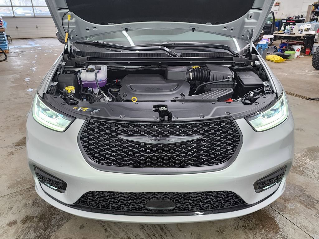 New 2026 Chrysler Pacifica Select w/ S Appearance Package image 45
