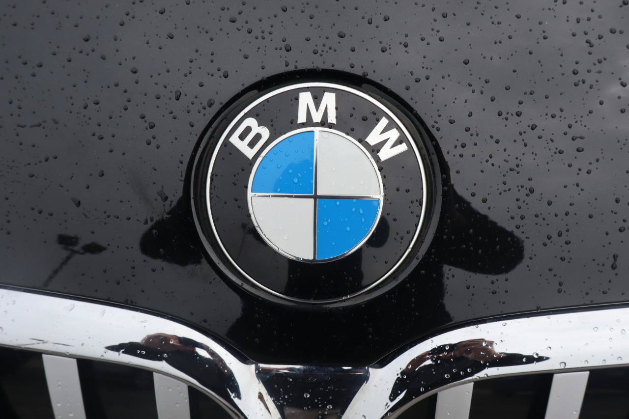 Used 2022 BMW 750i xDrive w/ Executive Package AWD/4WD image 23
