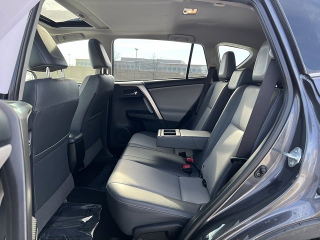 Used 2015 Toyota RAV4 Limited image 33