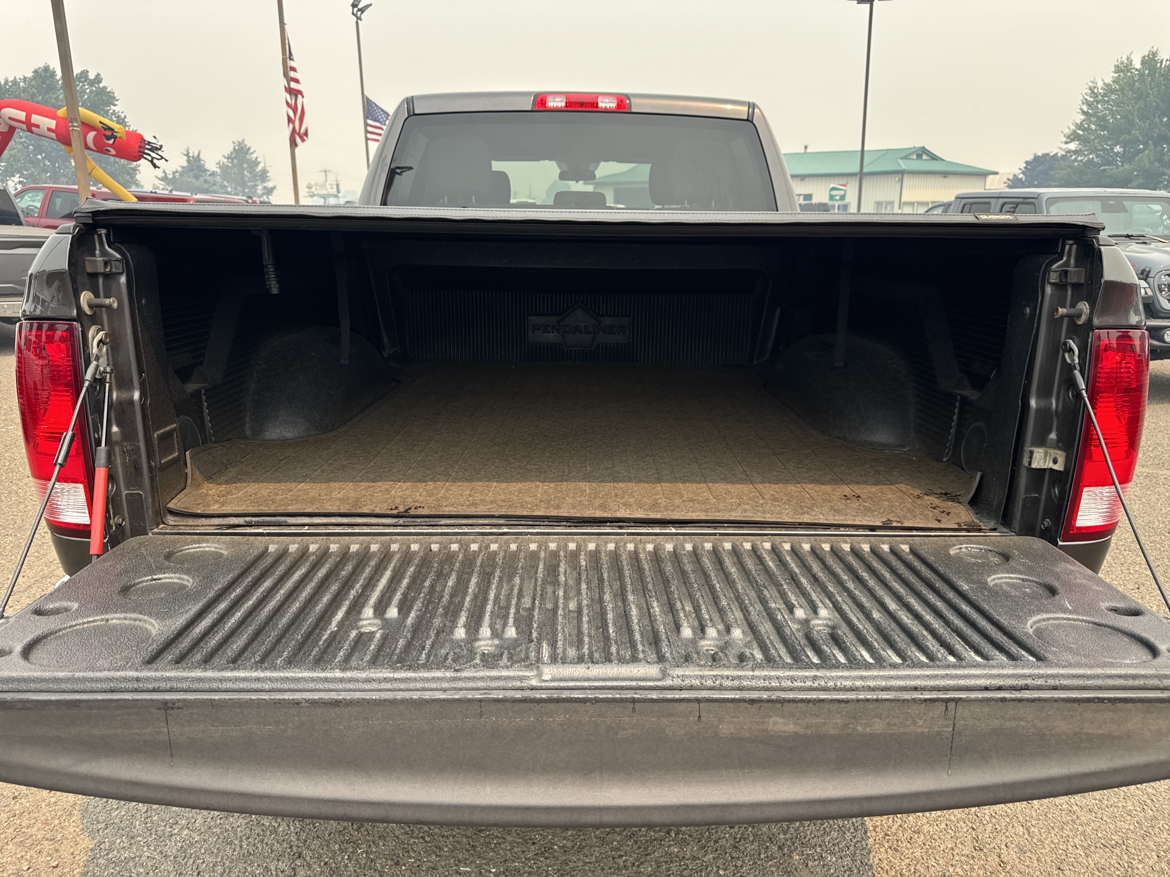 Used 2017 RAM 2500 Tradesman w/ Chrome Appearance Group AWD/4WD image 5