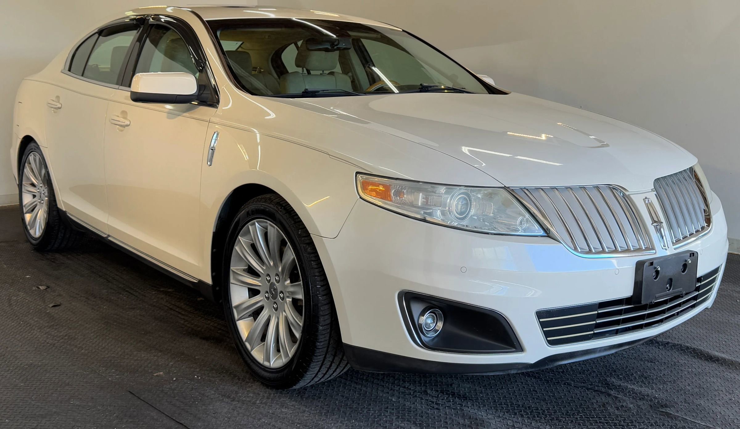 Used 2009 Lincoln MKS AWD image 4