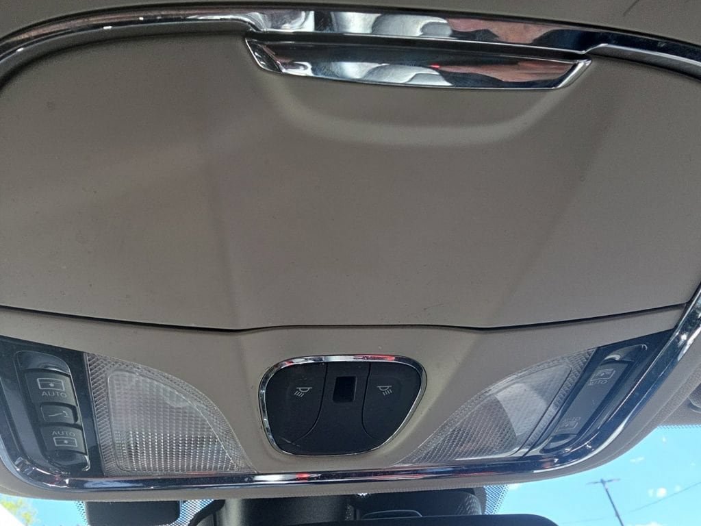 Used 2017 Jeep Cherokee Trailhawk AWD/4WD image 19