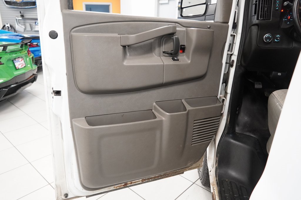 Used 2021 Chevrolet Express 2500 w/ Driver Convenience Package image 18