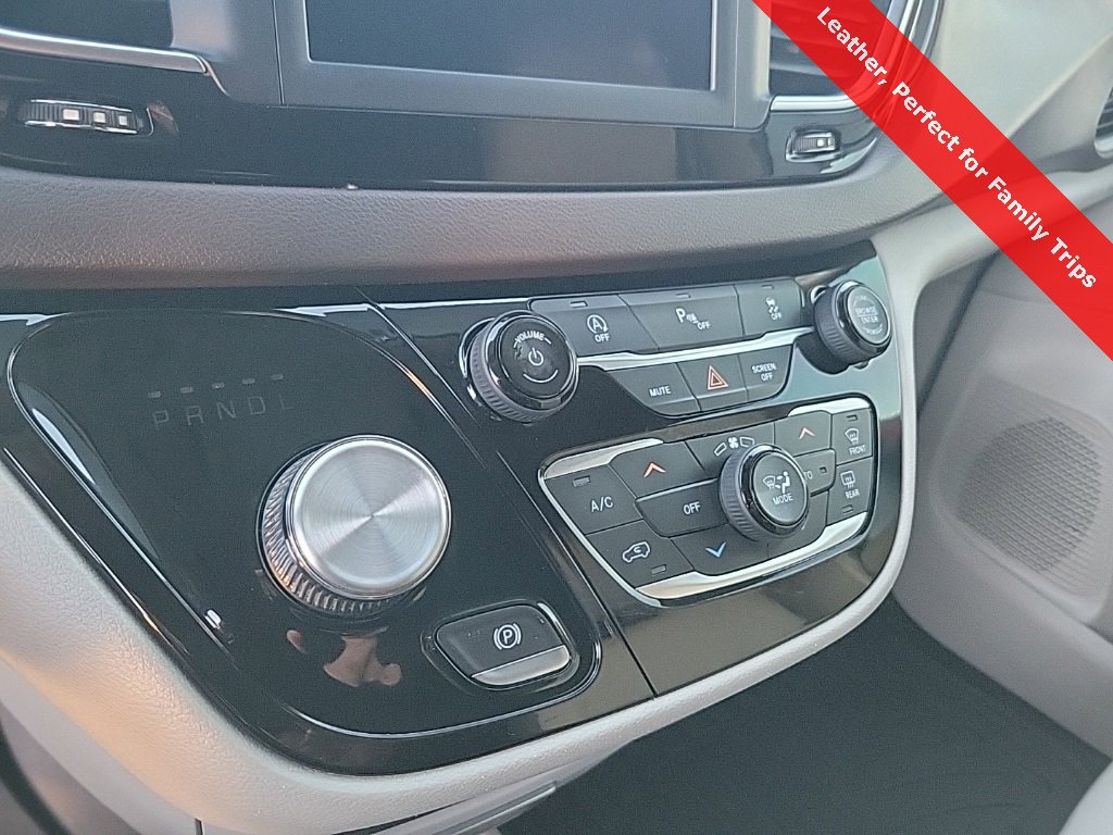 Used 2019 Chrysler Pacifica Touring-L image 28