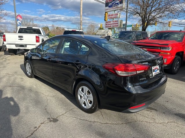 Used 2018 Kia Forte LX w/ LX Rear Camera Package image 3