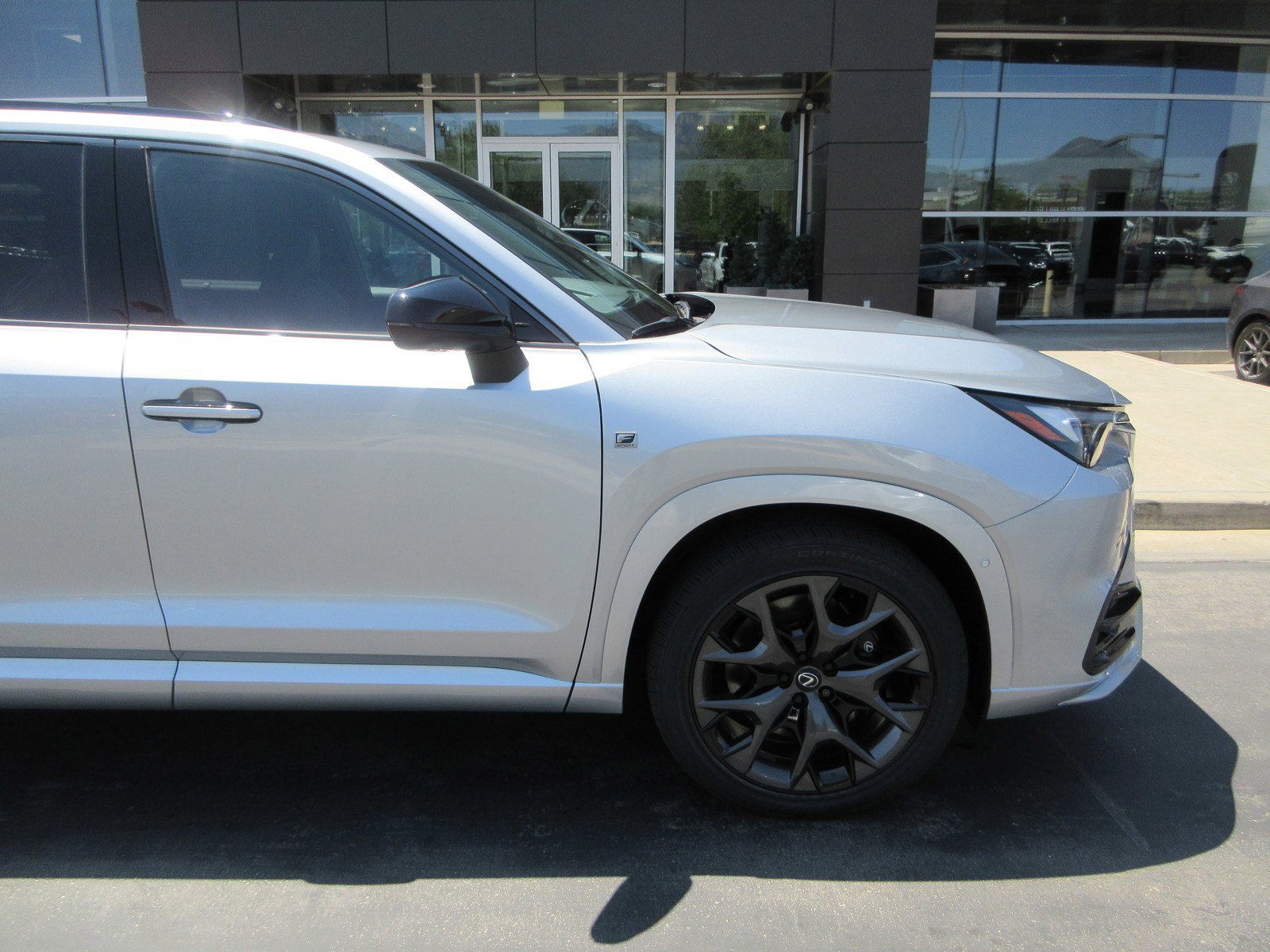 New 2026 Lexus TX 500h AWD image 9