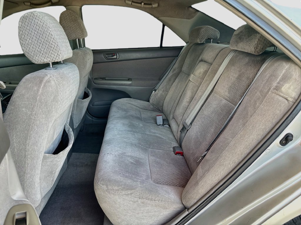 Used 2004 Toyota Camry LE FWD image 18