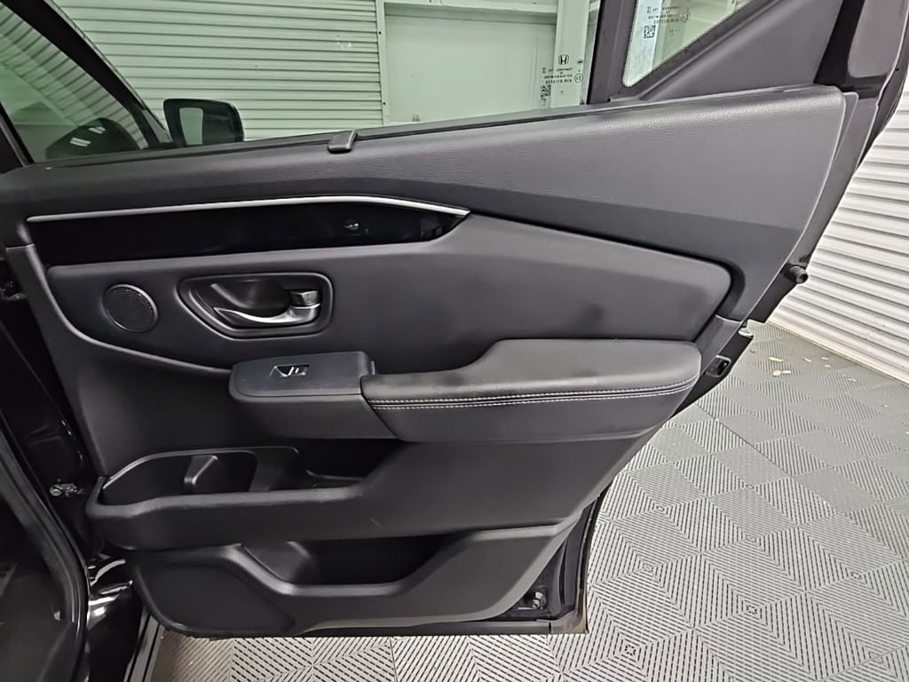 Used 2023 Honda Pilot Touring image 40