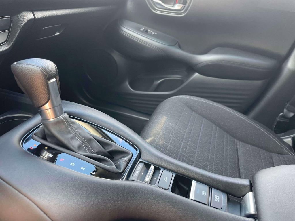 Certified 2024 Honda HR-V LX image 29