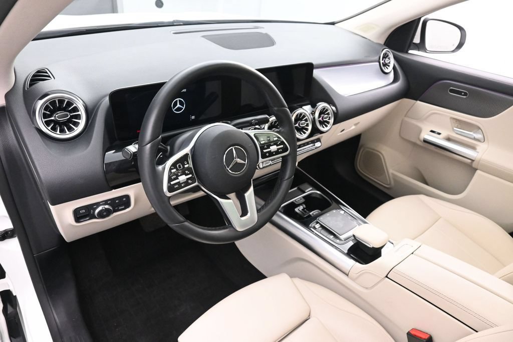 Used 2022 Mercedes-Benz GLA 250 4MATIC w/ Premium Package Lite image 14