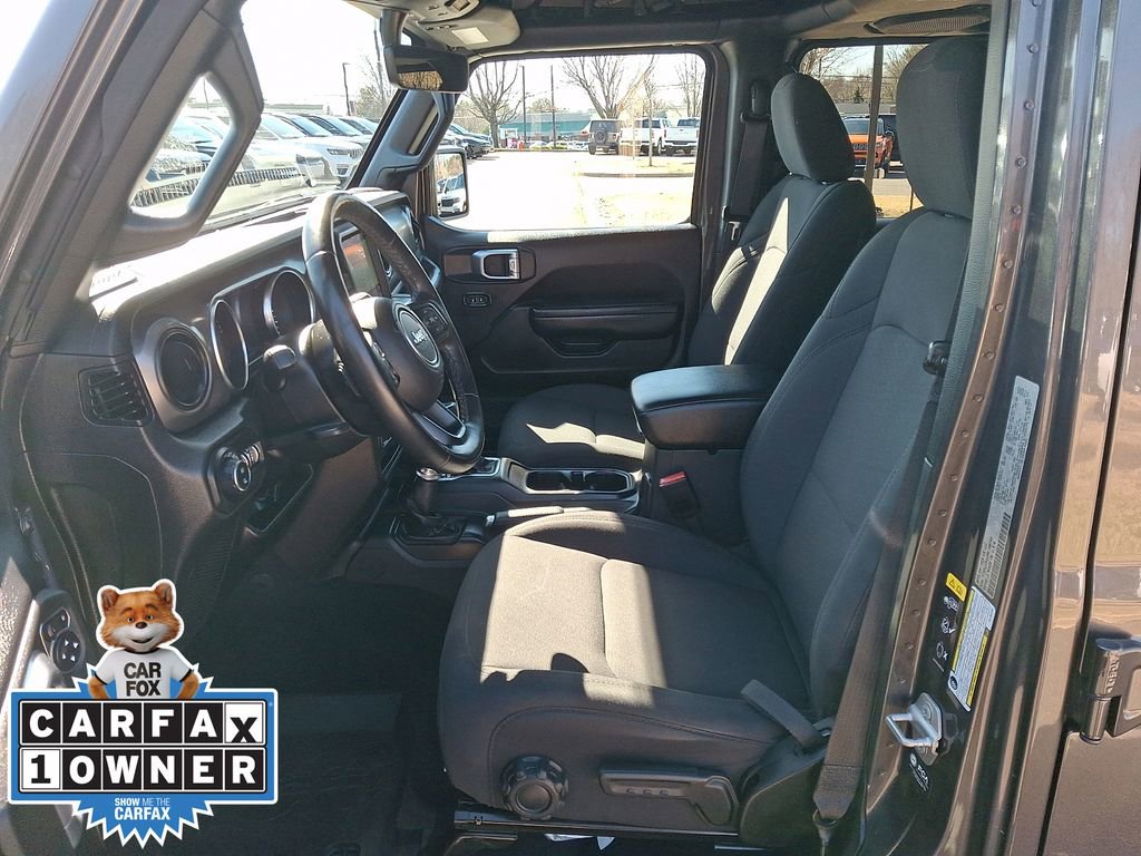 Used 2022 Jeep Gladiator Willys AWD/4WD image 14