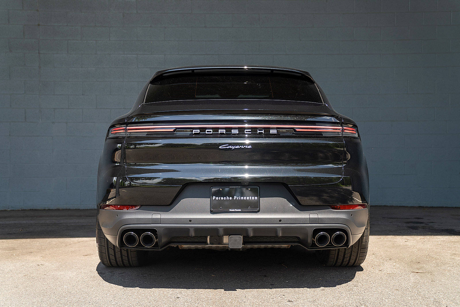 Used 2025 Porsche Cayenne Coupe image 31