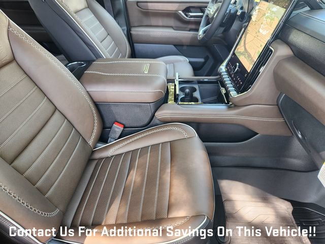 New 2026 GMC Yukon Denali Ultimate w/ LPO, Floor Liner Package AWD/4WD image 10