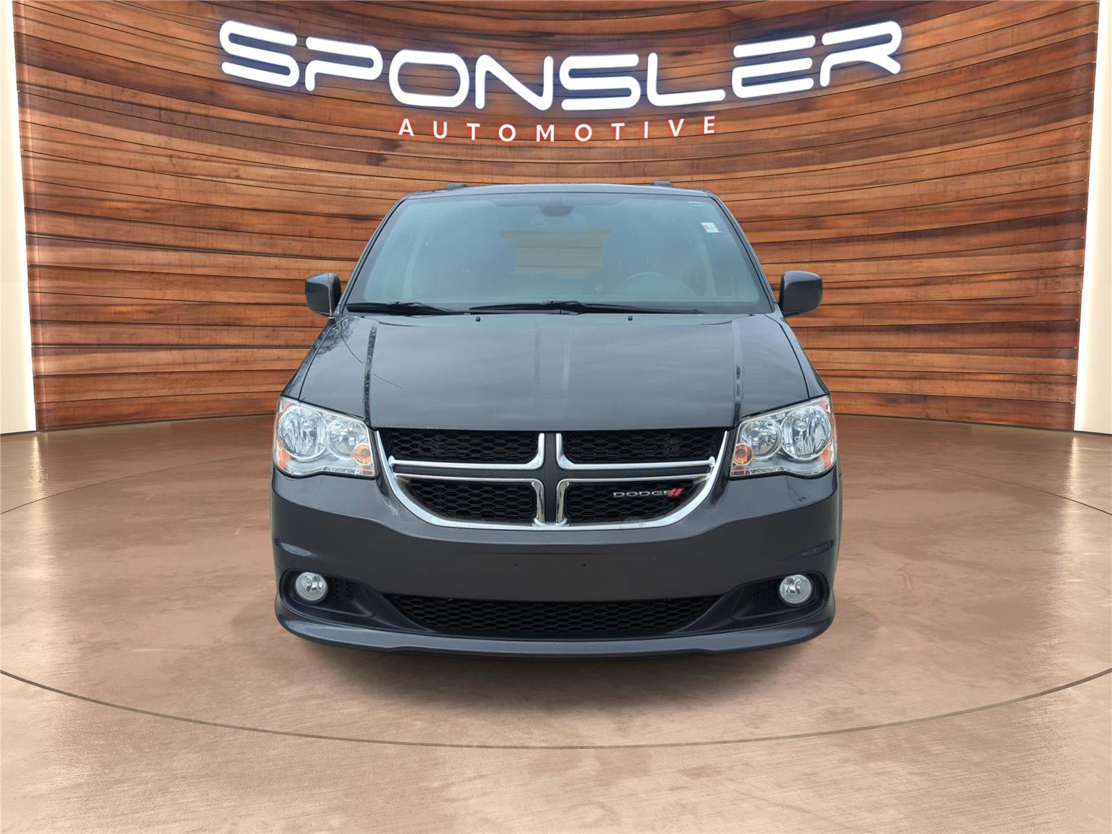 Used 2019 Dodge Grand Caravan SXT image 10