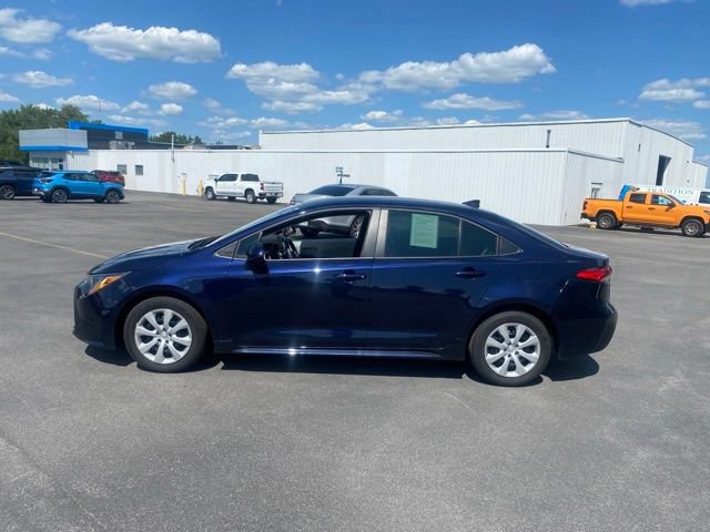 Used 2025 Toyota Corolla LE w/ Convenience Package FWD image 19