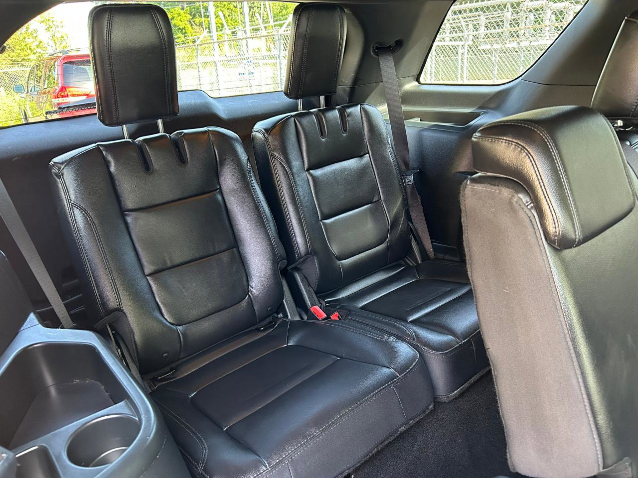 Used 2018 Ford Explorer XLT w/ Equipment Group 202A FWD image 19