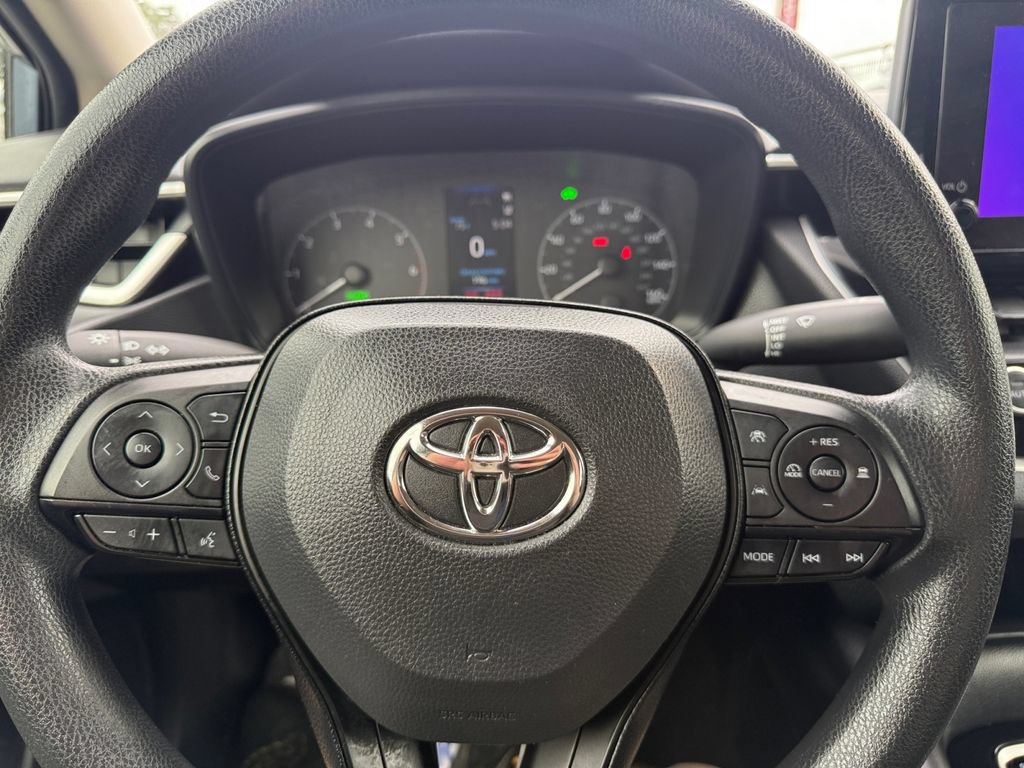 Used 2023 Toyota Corolla LE w/ LE Convenience Package FWD image 32