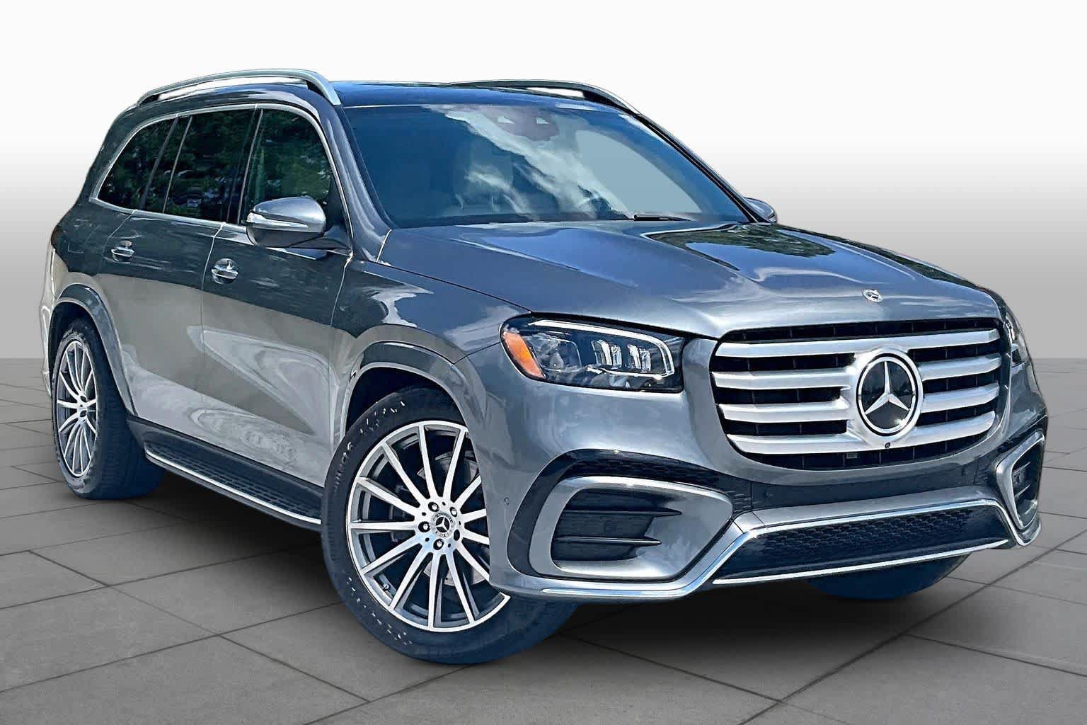 Used 2024 Mercedes-Benz GLS 450 4MATIC image 3
