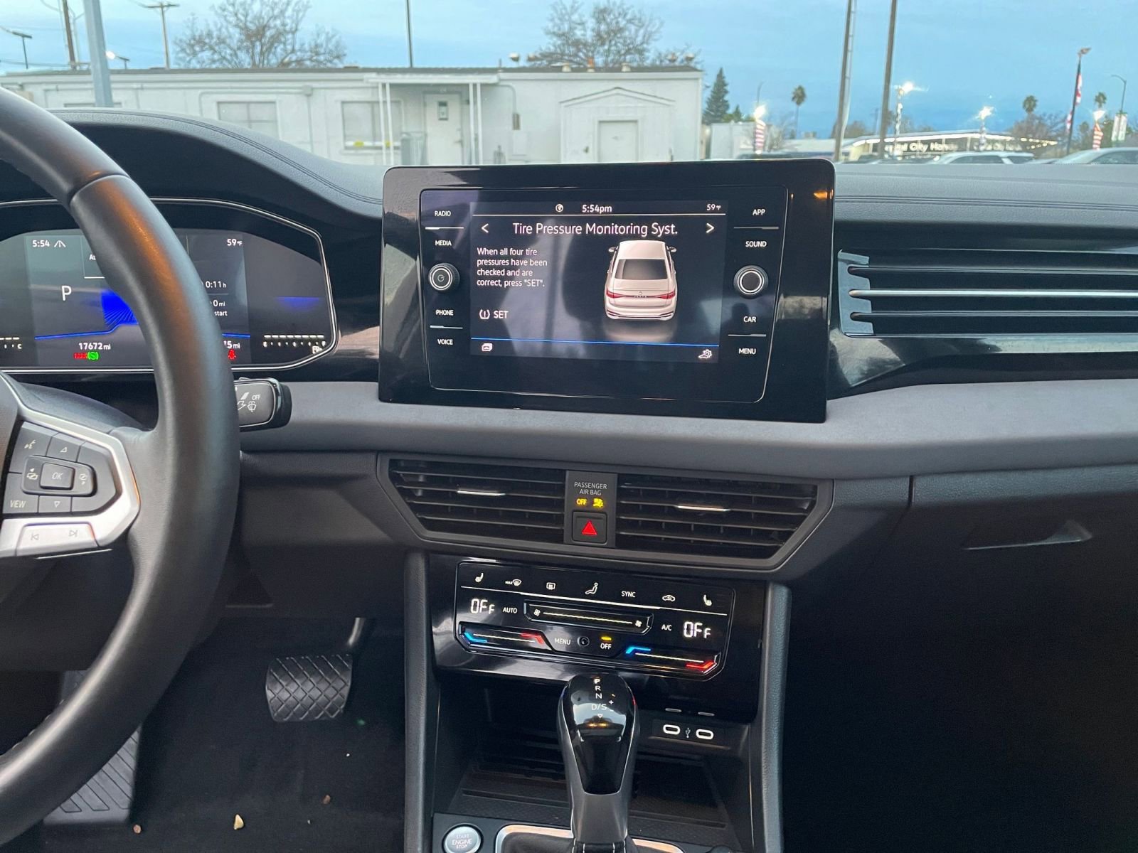 Used 2025 Volkswagen Jetta SE image 18