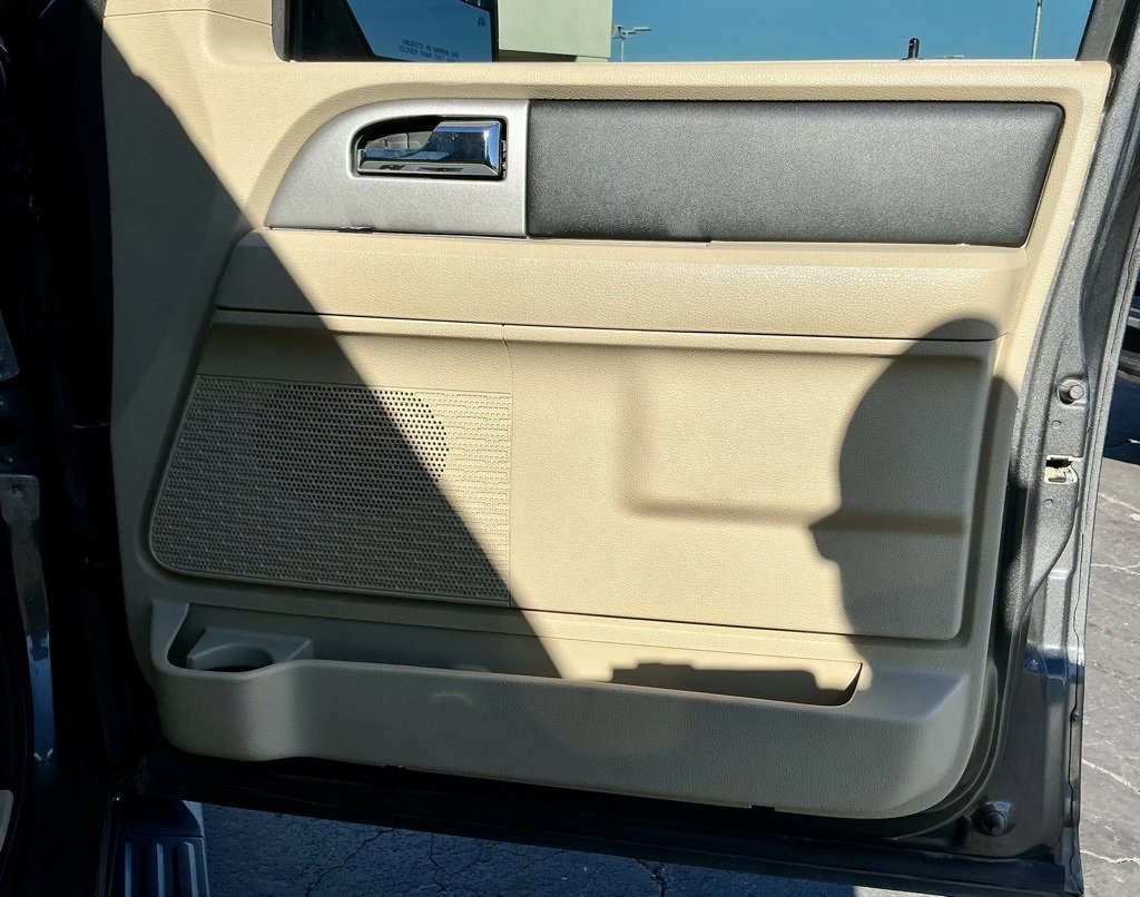 Used 2015 Ford Expedition XLT w/ Equipment Group 202A image 22