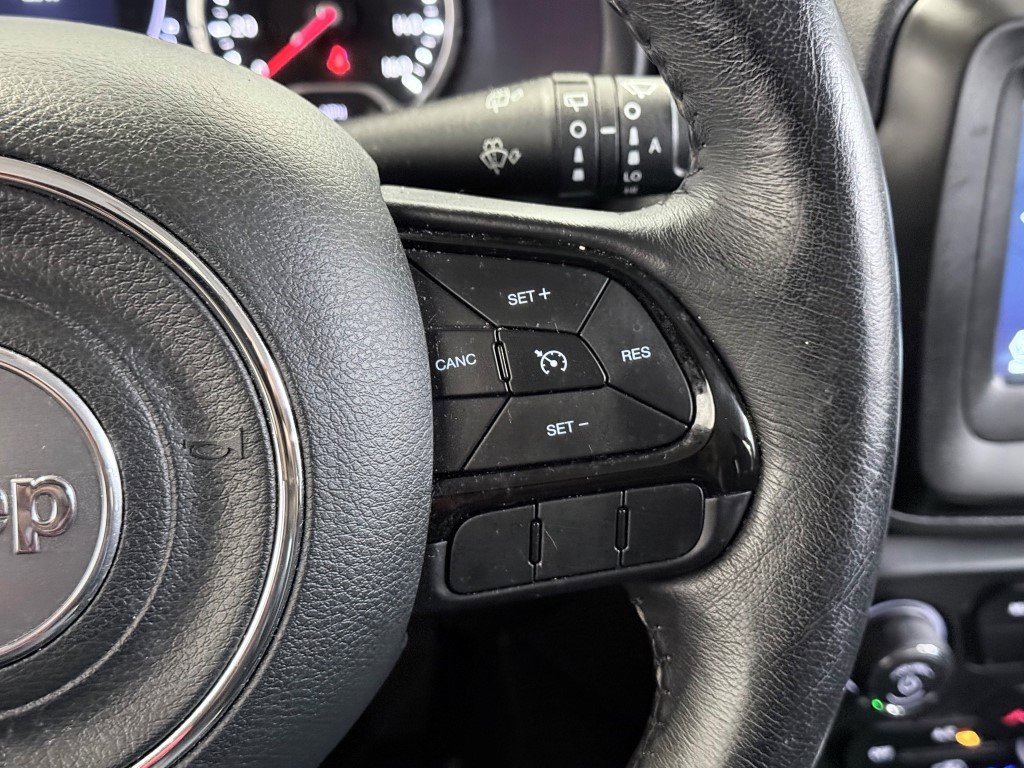 Certified 2020 Jeep Renegade Altitude image 31