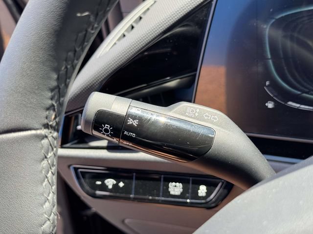 Used 2023 Kia Niro EX FWD image 25