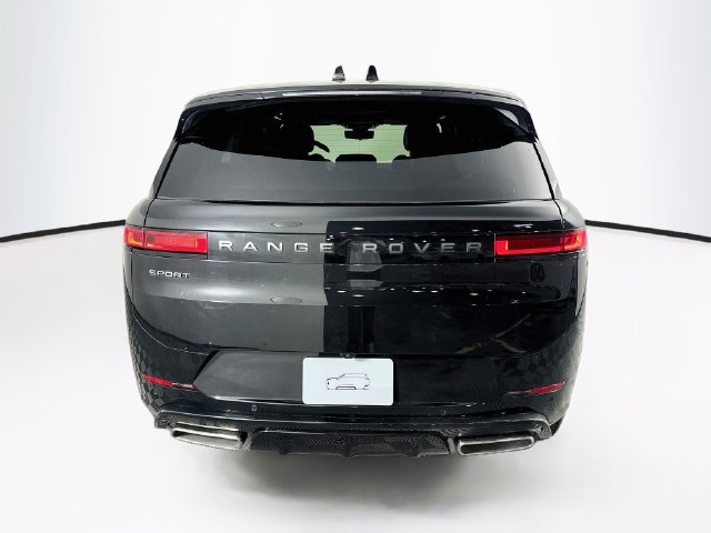 New 2027 Land Rover Range Rover Sport Dynamic SE AWD/4WD image 6