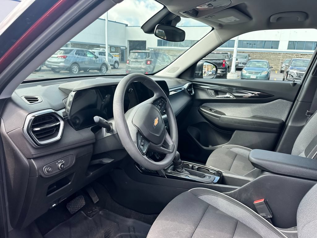 Used 2024 Chevrolet TrailBlazer LS w/ LS Convenience Package FWD image 34