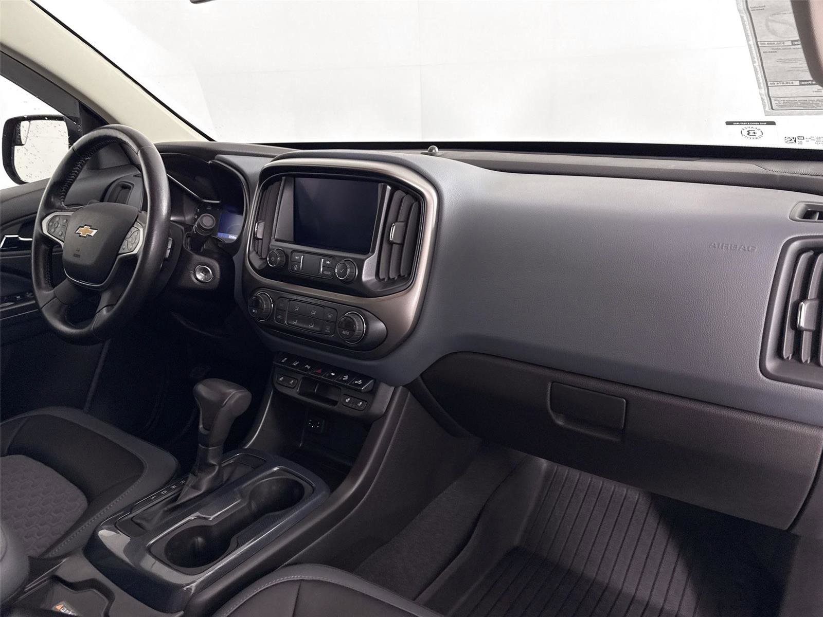 Used 2021 Chevrolet Colorado Z71 w/ Safety Package AWD/4WD image 39