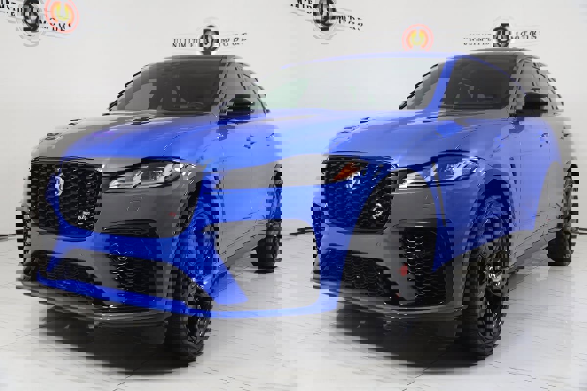 Used 2024 Jaguar F-PACE SVR image 5