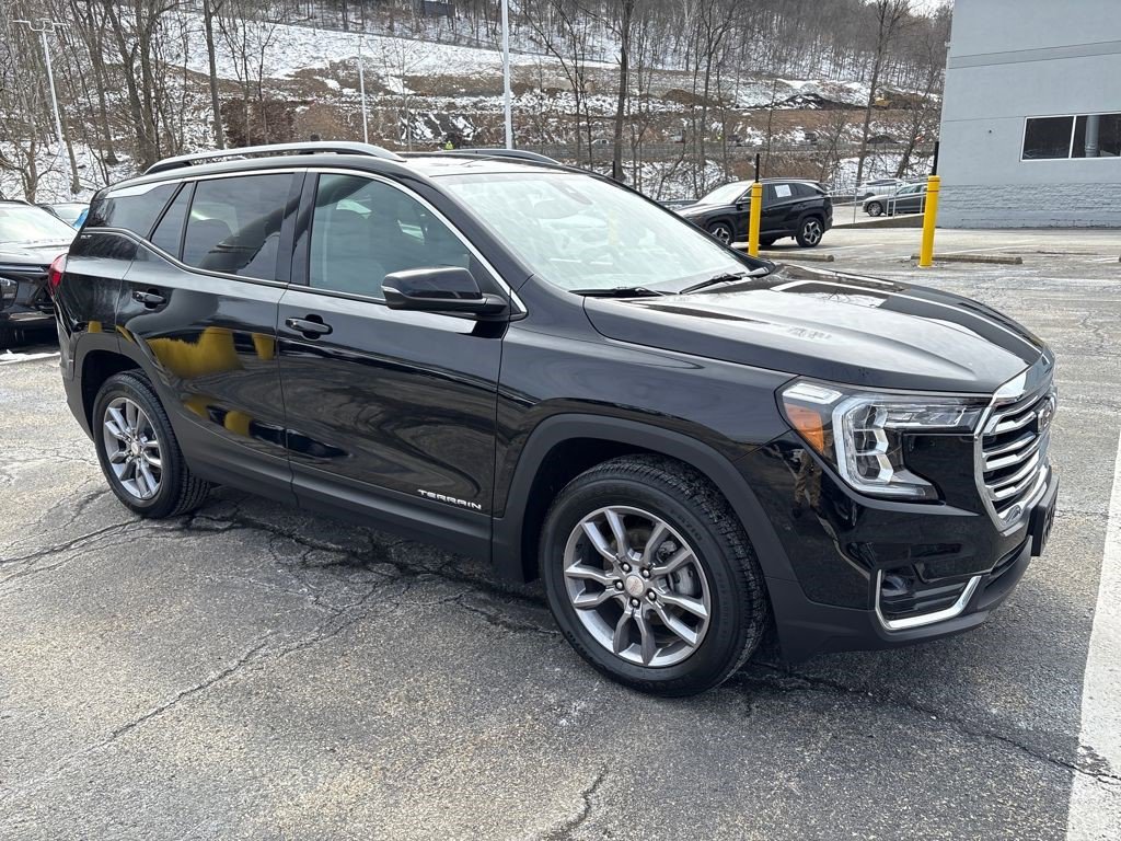 Certified 2024 GMC Terrain SLT w/ Infotainment Package II image 12