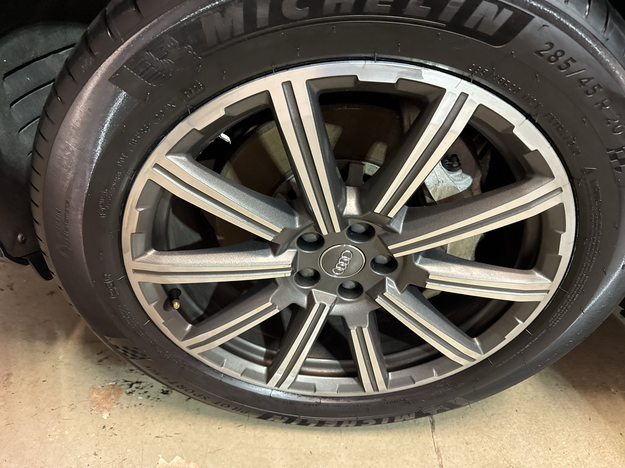 Used 2017 Audi Q7 3.0T Prestige w/ Prestige Package AWD/4WD image 30