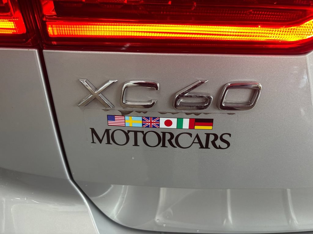 Certified 2023 Volvo XC60 B5 Plus w/ Protection Package Premier AWD/4WD image 33