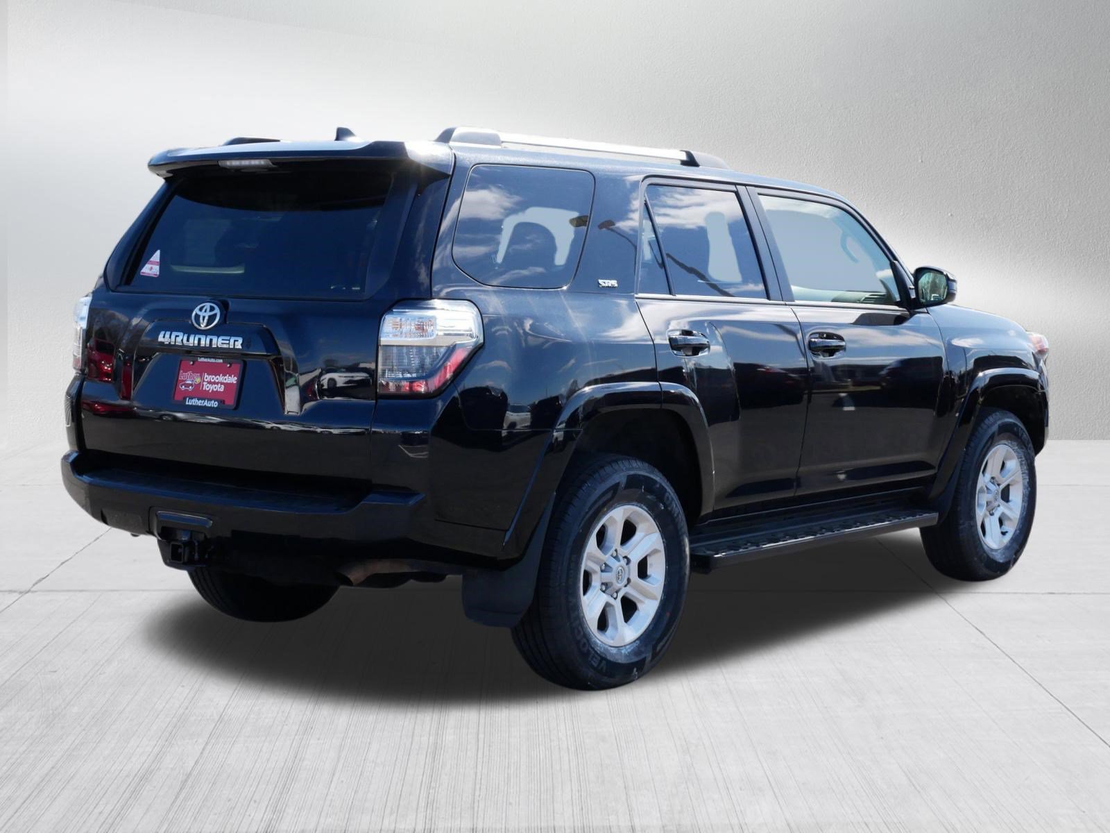 Certified 2024 Toyota 4Runner SR5 AWD/4WD image 7